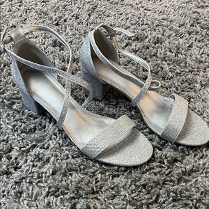 Elegant Silver, Glittery Strappy Women's Heels, Like New, sz 9